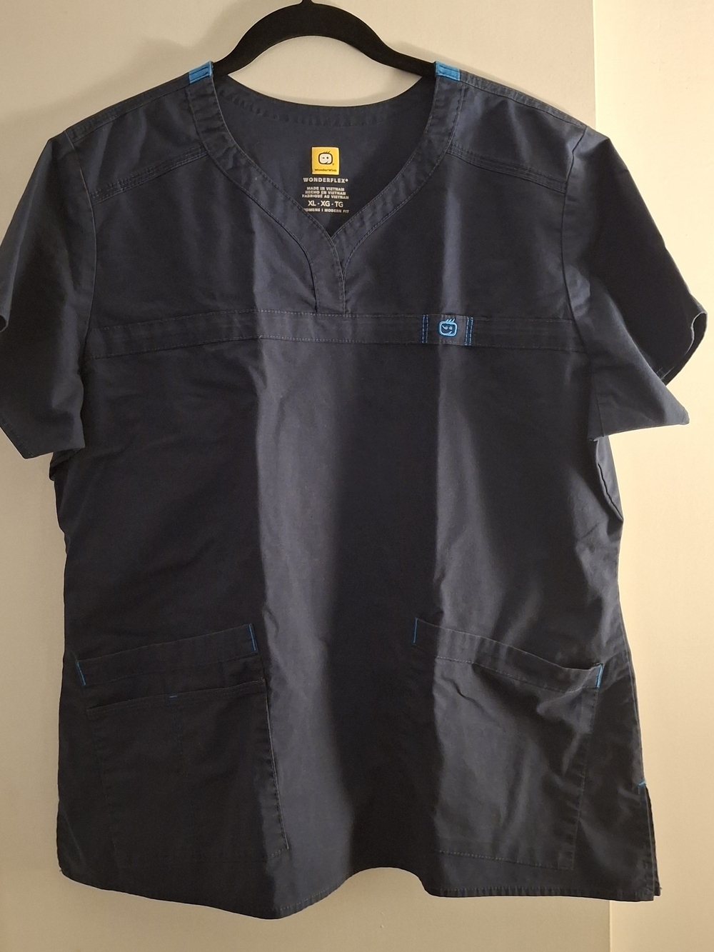 WonderWink Women's Navy Scrub Top with Blue Accents